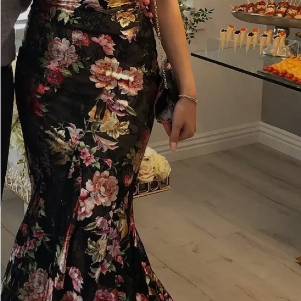 Tarik Ediz Black and Pink Sleeveless Prom Gown - Picture 3 of 4